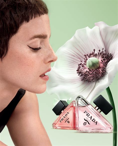 prada parfum emma watson|Prada paradoxe virtual flower.